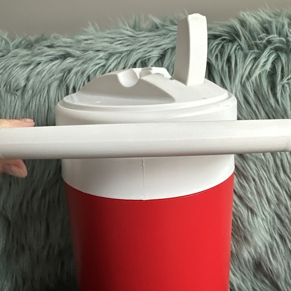 1 GALLON IGLOO BEVERAGE COOLER Drink Red Spout Work Party Beach 13 X 6" - Picture 3 of 14